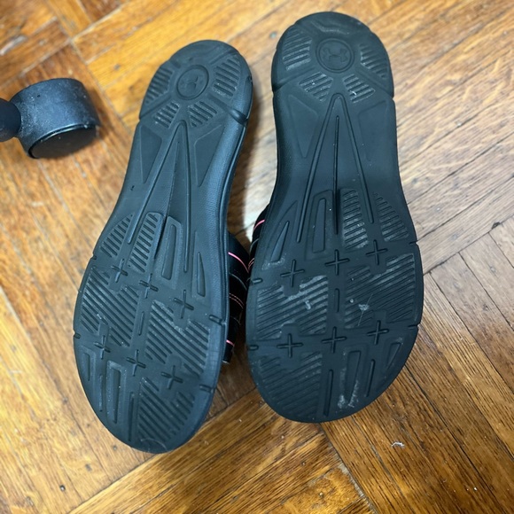 Women under armour slides - Picture 4 of 5